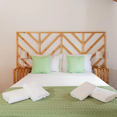 Feriehus Villae Ceira & Serra Refugio Com Piscina Junto A Serra Da