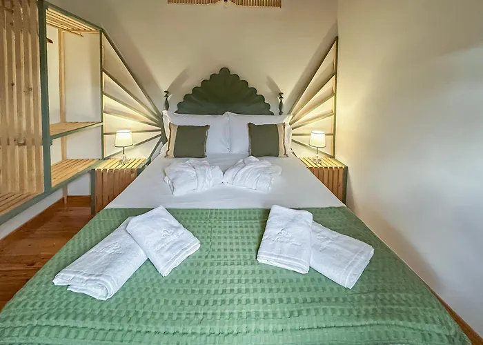 Casa de Férias Villae Ceira&serra Refúgio Com Piscina Junto à Serra Da